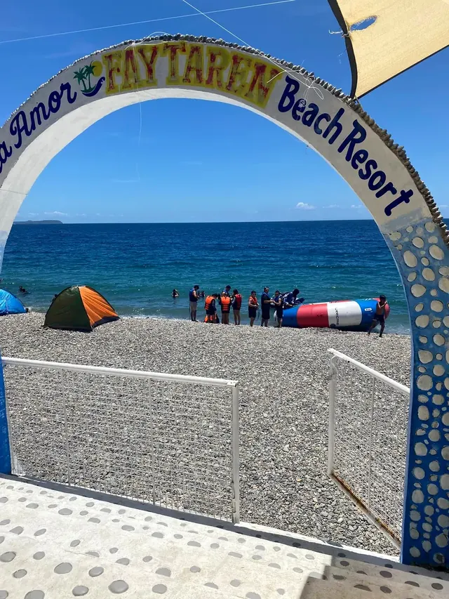 Tacia Amore entrance arch facing the sea