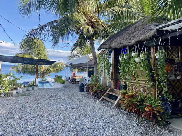 Path and cottages along the beach